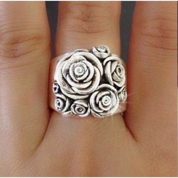 STERLING SILVER FLORAL RING - Picture 4 of 8